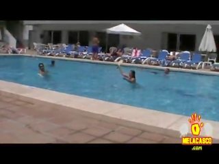 Locuras fr una piscina p&uacute;blica 2&ordm; melacasco.com