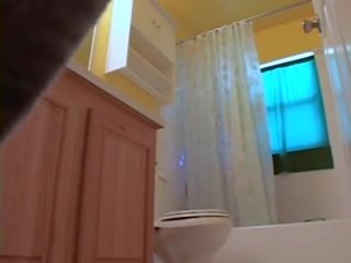 First-rate tinedyer sa banyo