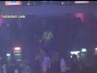 Dy ruse magjepsje në disco klub nate