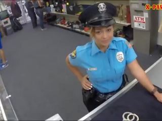 Besar bokong latin petugas polisi petugas kacau keras
