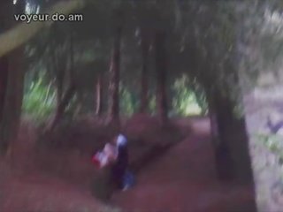 Cặp vợ chồng bắt chết tiệt trong woods