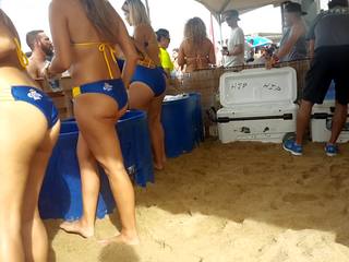 Superior modeli čudovito rit na na plaža del i