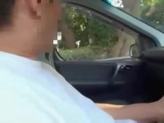 خجول شاب أنثى تحرش في سيارة