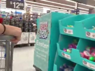 A real däli samsyk recording a first-rate jatty at walmart -