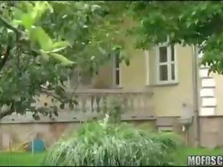 Баснословен тийн има възрастен видео