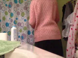 Mój nastolatka kochanek nabierający za cudowny prysznic
