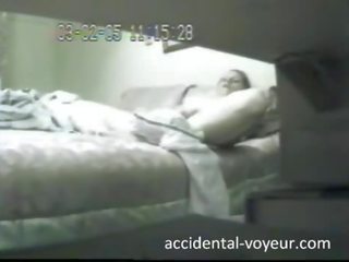 Ascuns aparat foto capturile de soră folosind o vibrator și