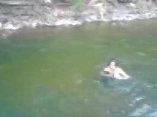 Sensacional y pechugona aficionado adolescente enchantress nadando desnudo en la río - fuckmehard.club