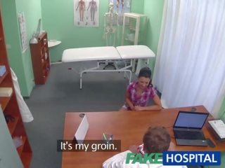 Báječný adela dostane lékaři velký putz therapy