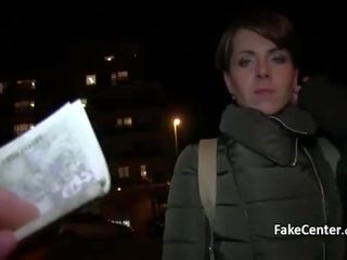 Amice fucks shorthaired fată în aer liber